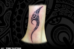 Tatouage_cheville_tiki_tattoo
