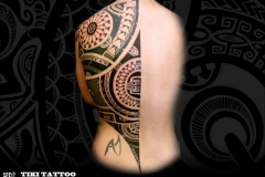 Tatouage_dos_femme_marquisien