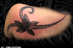 Tatouage_fleur_epaule-femme