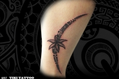 Tatouage_tiki_tattoo_molet-femme