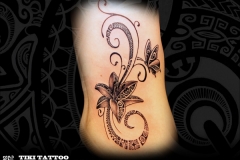 Tattoo_fleur_femme_marquisien