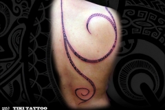 Tiki-tattoo-dos-omoplate
