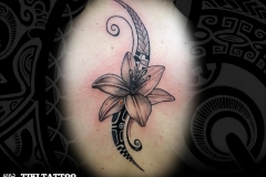tatoauge_nuque_fleur