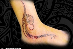 tatouage_cheville_fleur_hibiscus