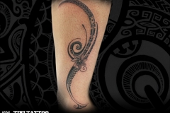 tatouage_molet_cheville_arabesque_fleur