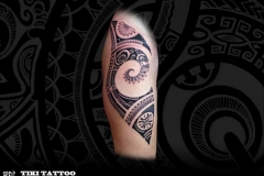 tattoo-cuisse-tiki