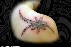 tattoo-epaule-fleur
