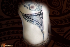 tatouage marquisien côtes flanc homme