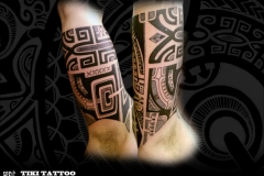 Tatouage_epaule_demi_pec_coiffe_tikitattoo2