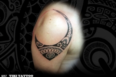 Tatouage_fin_epaule_marquisien